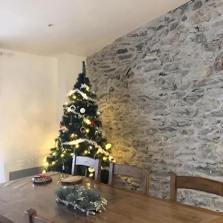 Le Montagnon Apartment