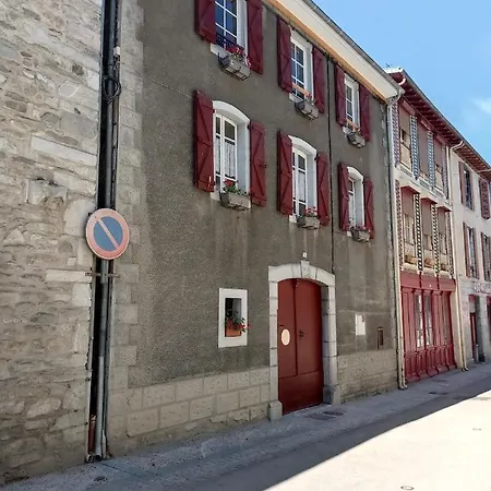 Le Montagnon Apartamento *